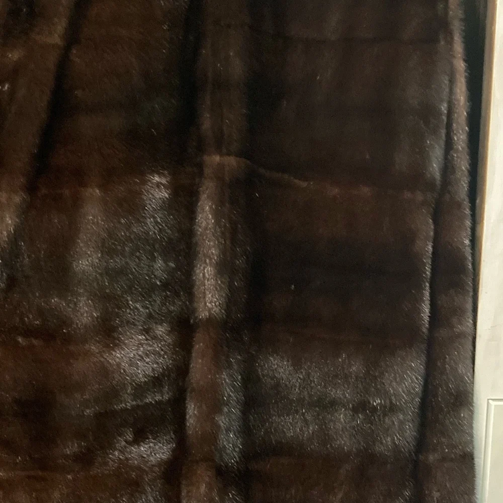 Winter coat Mink fur🧥approximate size L/XL (12/14) in good condition winter coat